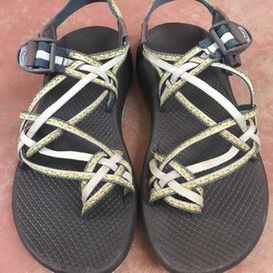 Chaco's three string